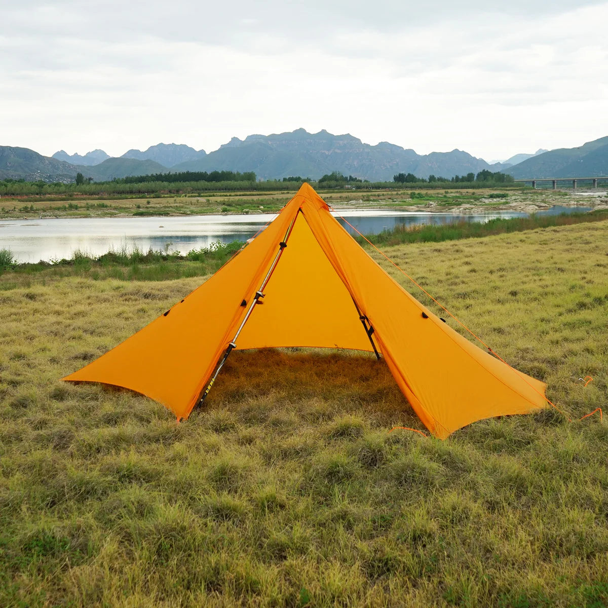 Tente canadienne pyramidale légère en silicone