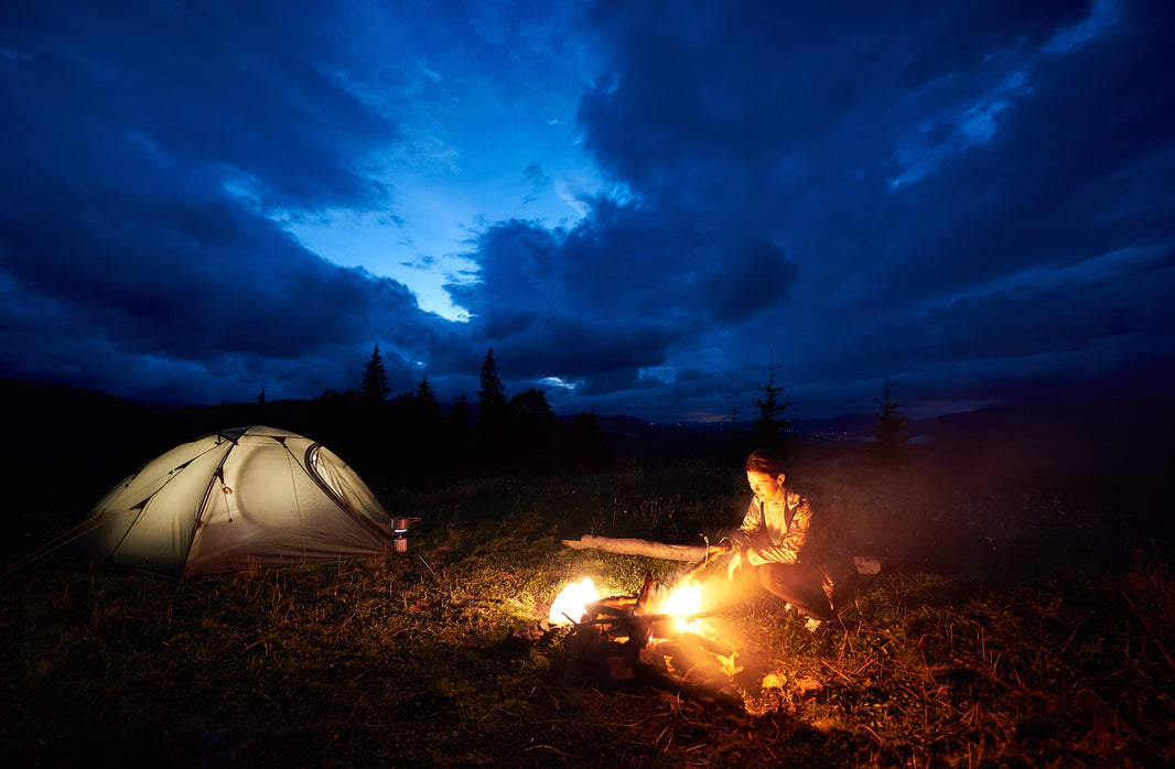 Orage et foudre : que faire quand on campe sous une tente ?